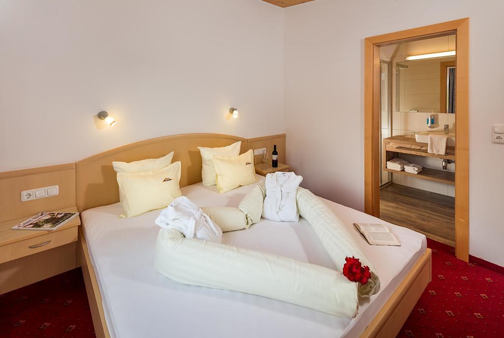 Apart-Hotel Bergkoenig Фис Экстерьер фото